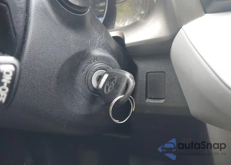 2014 Toyota Rav4 Le z USA, uszkodzony, nr VIN JTMZFREVOEJ023861